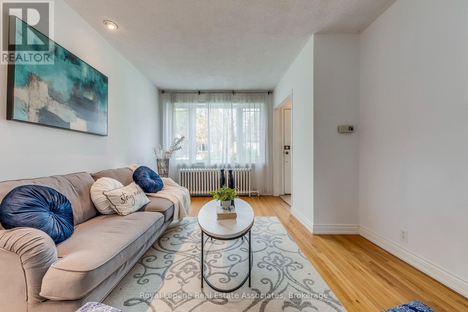 21 Brenton Street, Toronto, Ontario  M4B 1E1 - Photo 9 - E12477585