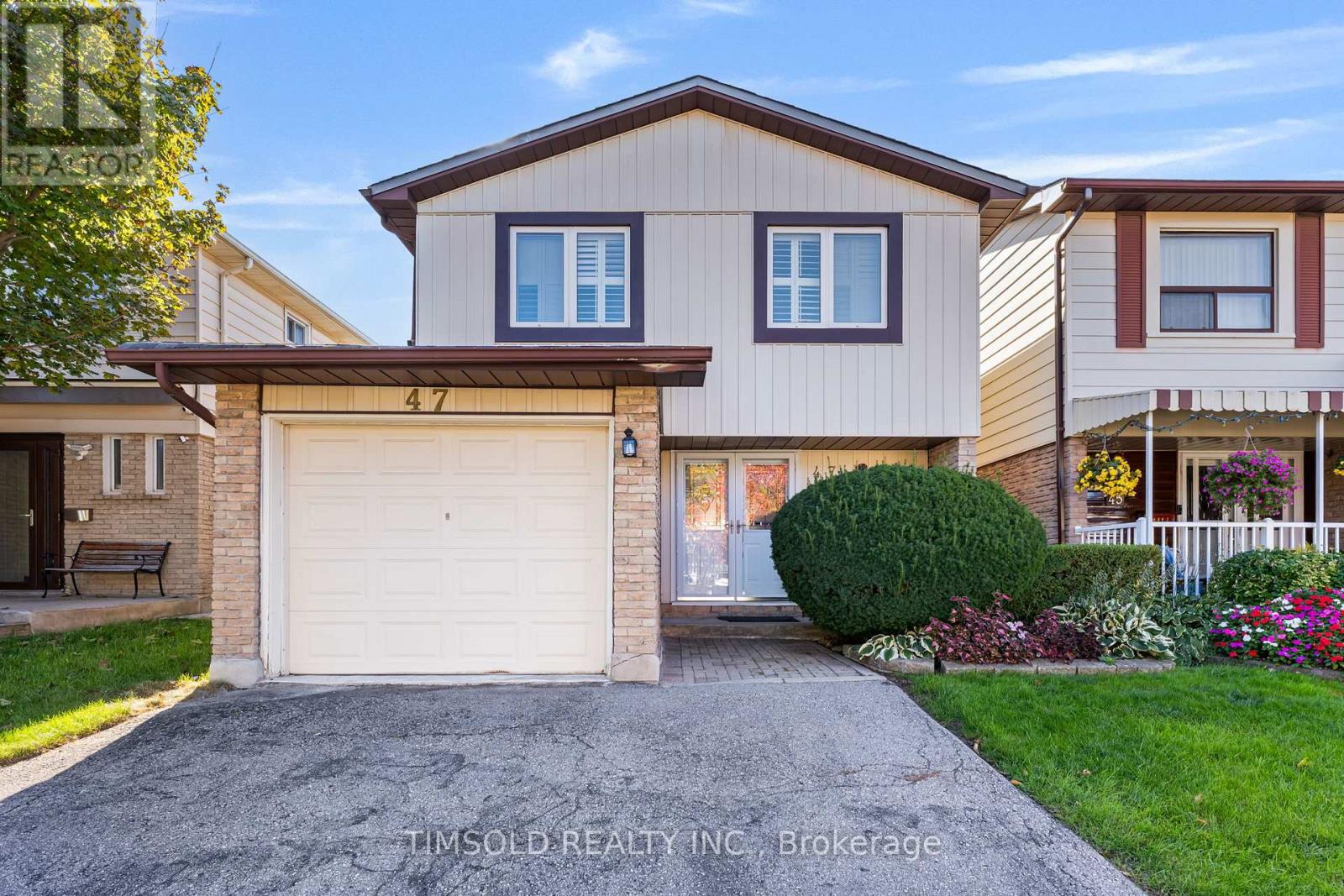 47 CAROLBREEN SQUARE, Toronto, Ontario