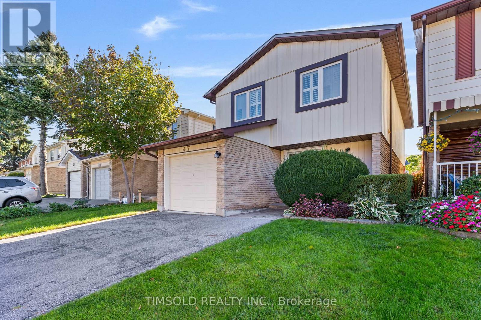 47 Carolbreen Square, Toronto, Ontario  M1V 1J1 - Photo 3 - E12477588