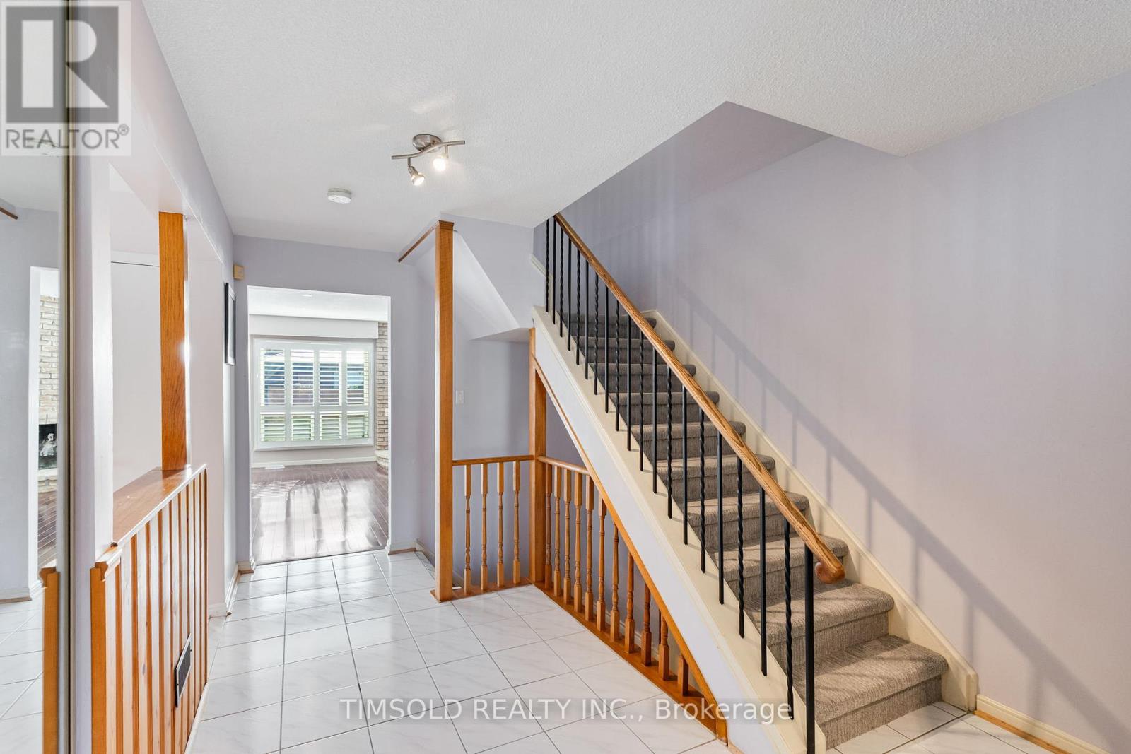 47 Carolbreen Square, Toronto, Ontario  M1V 1J1 - Photo 5 - E12477588