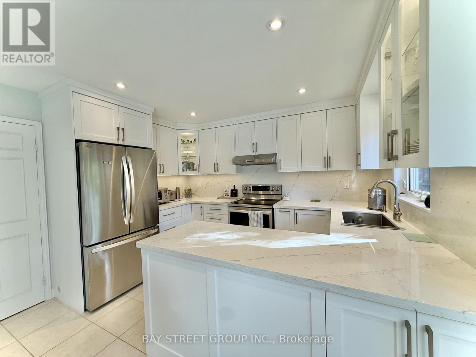 65 Rosedale Heights Drive, Vaughan, Ontario  L4J 4T8 - Photo 12 - N12477538