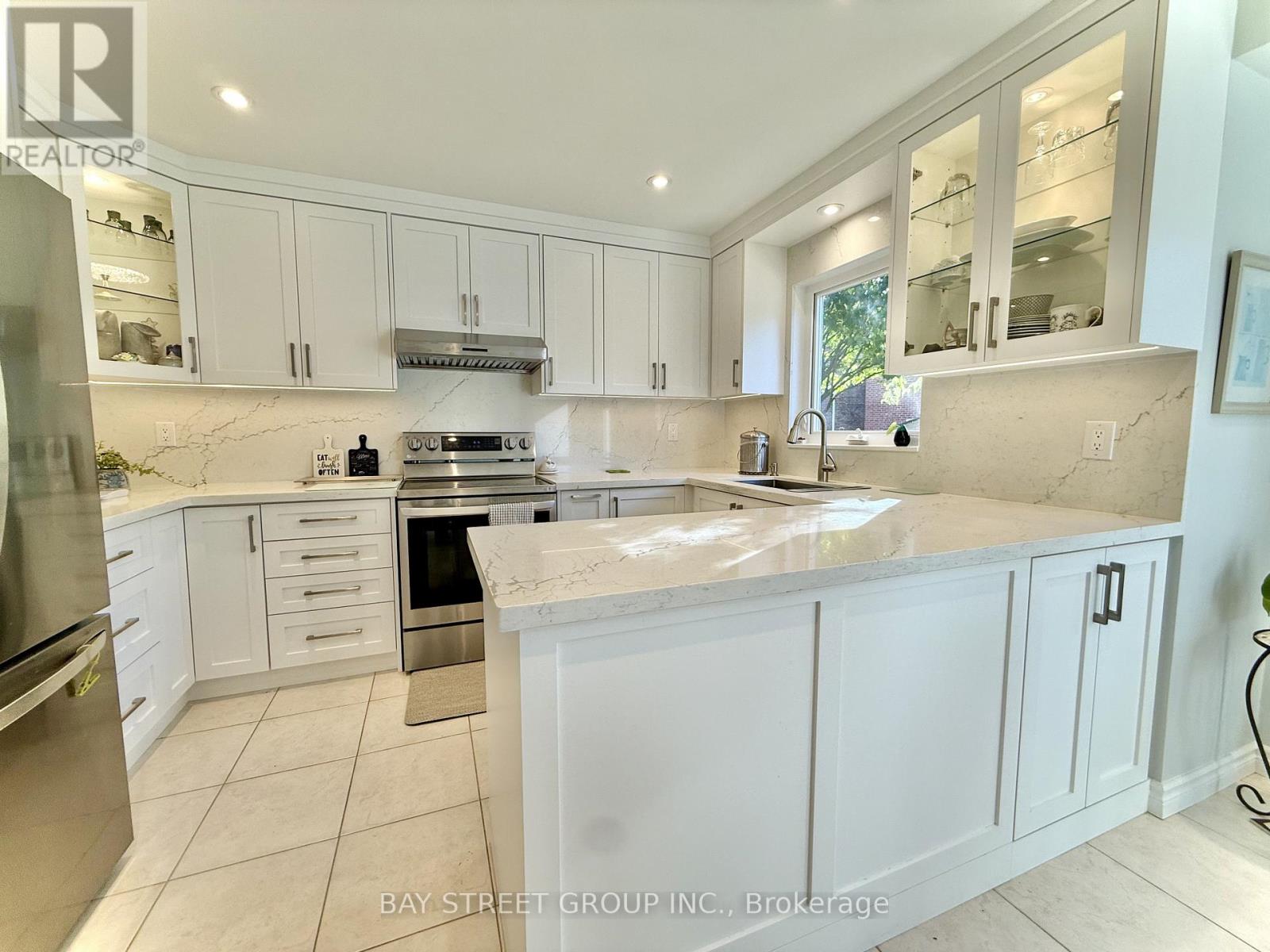 65 Rosedale Heights Drive, Vaughan, Ontario  L4J 4T8 - Photo 13 - N12477538