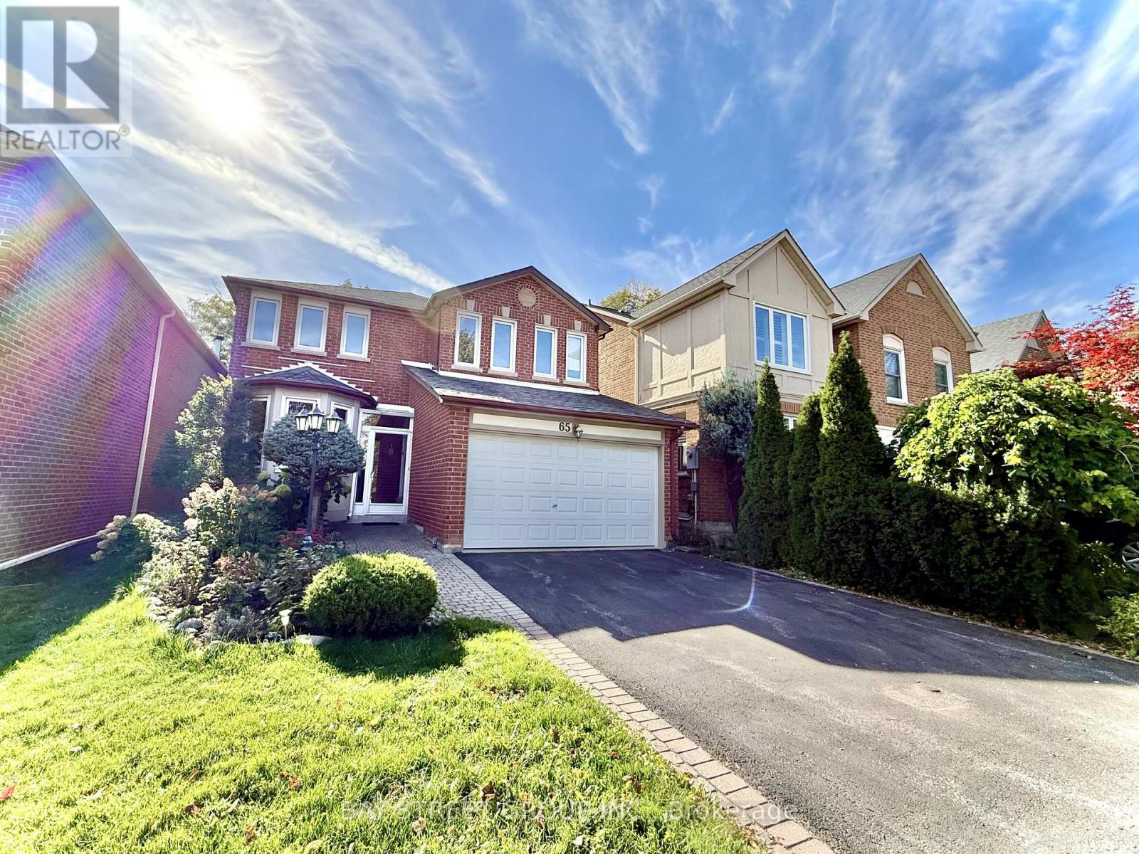 65 Rosedale Heights Drive, Vaughan, Ontario  L4J 4T8 - Photo 3 - N12477538