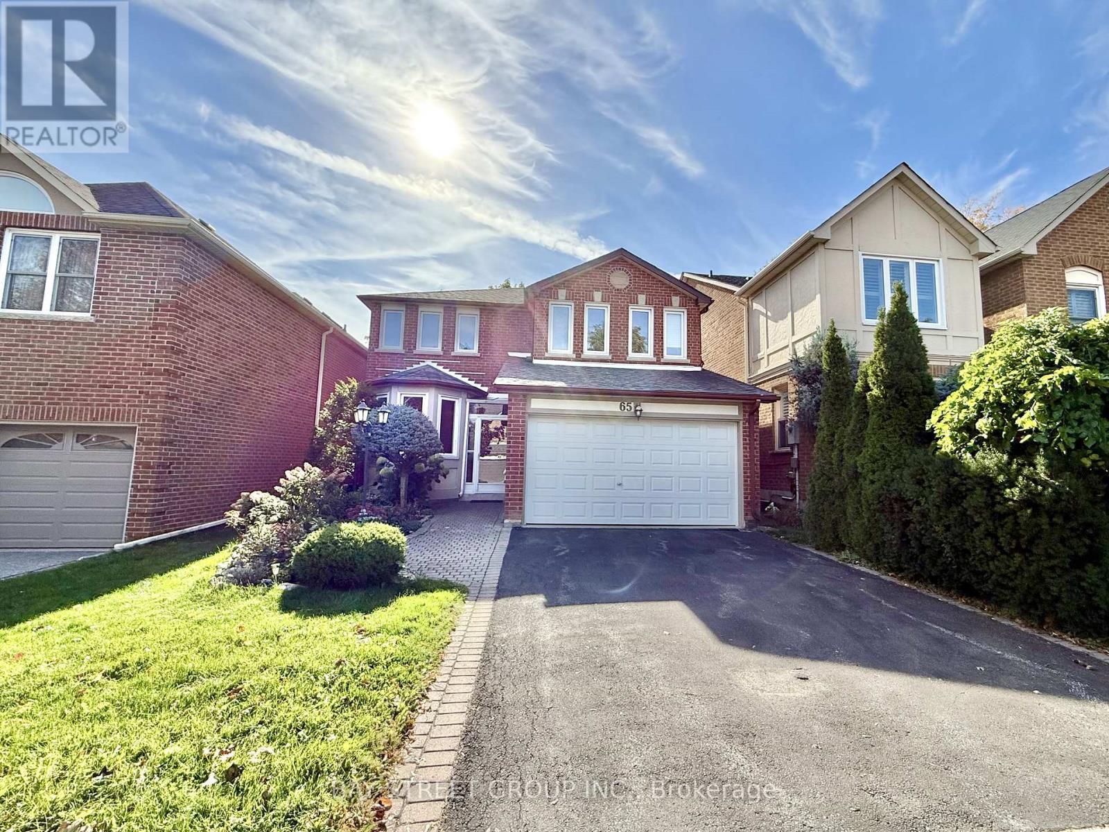 65 Rosedale Heights Drive, Vaughan, Ontario  L4J 4T8 - Photo 4 - N12477538