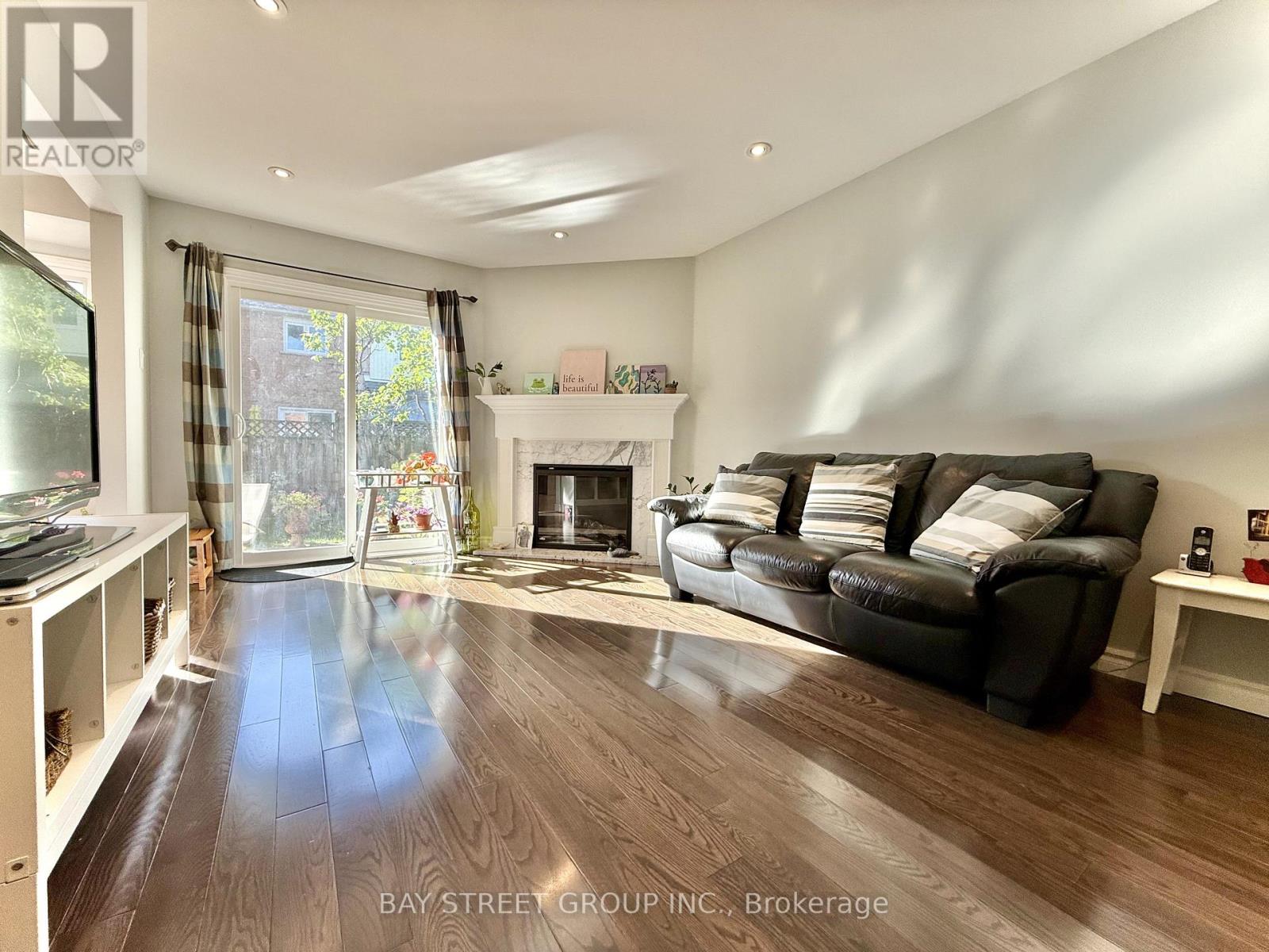 65 Rosedale Heights Drive, Vaughan, Ontario  L4J 4T8 - Photo 7 - N12477538