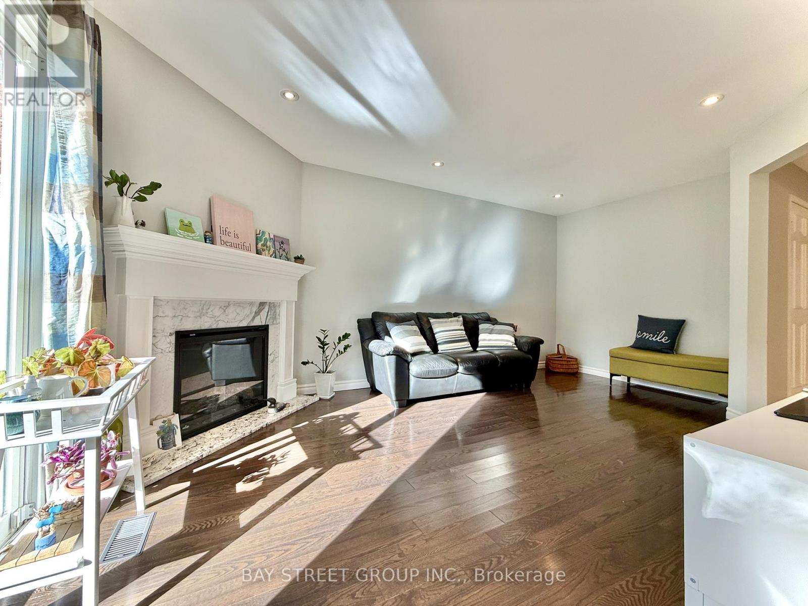 65 Rosedale Heights Drive, Vaughan, Ontario  L4J 4T8 - Photo 8 - N12477538