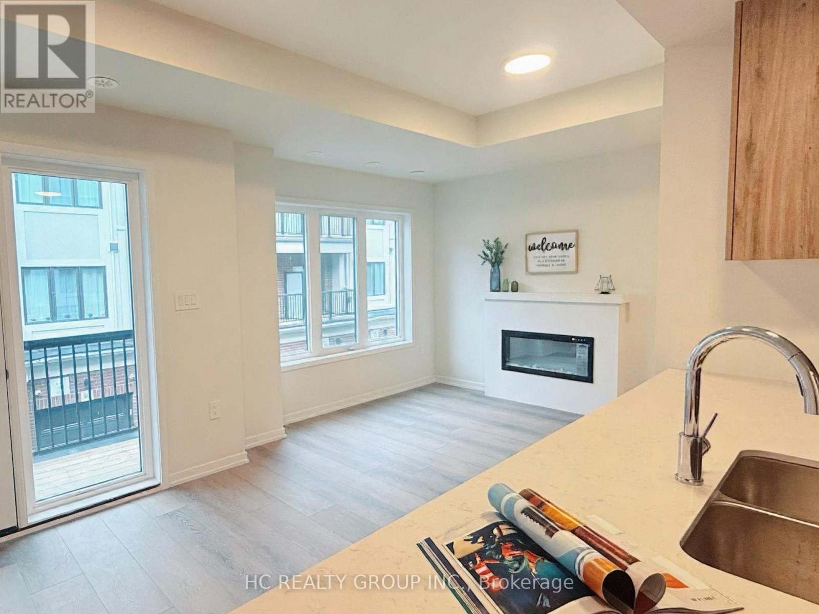 63 Matawin Lane, Richmond Hill, Ontario  L4B 0H8 - Photo 2 - N12477542