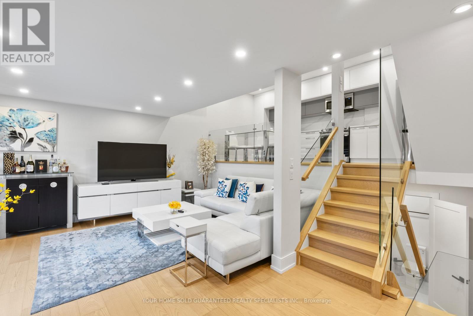 146 Milestone Crescent, Aurora, Ontario  L4G 3M2 - Photo 6 - N12477579