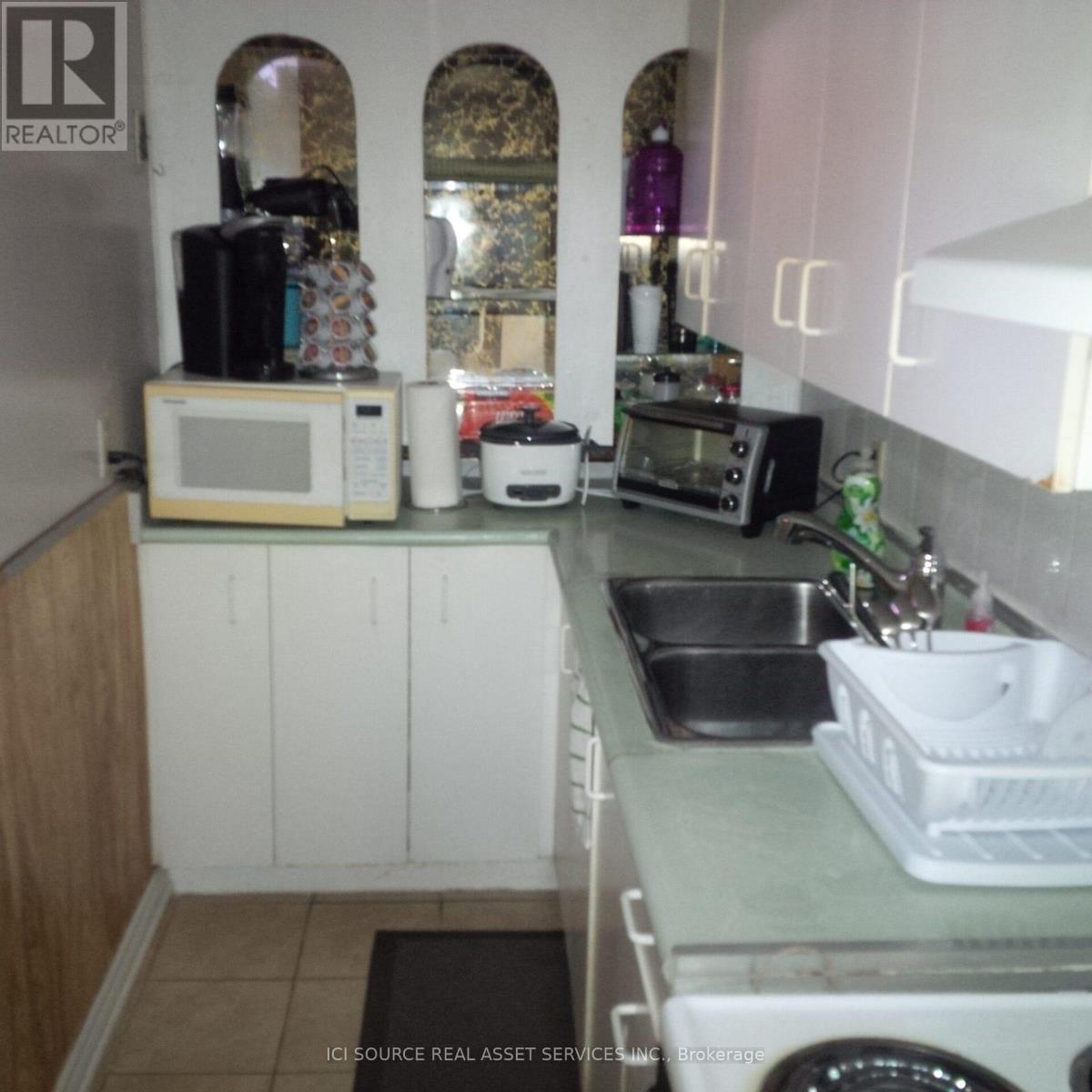 BASEMENT - 206 YORK HILL BOULEVARD, Vaughan, Ontario
