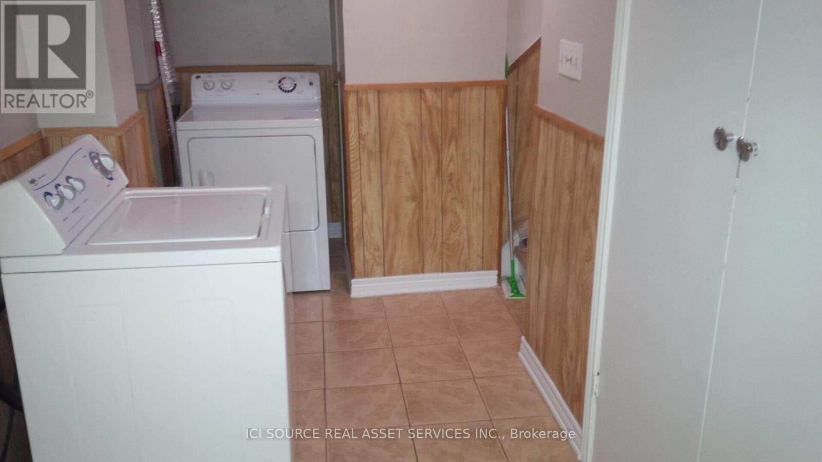 Basement - 206 York Hill Boulevard, Vaughan, Ontario  L4J 2P6 - Photo 4 - N12477593