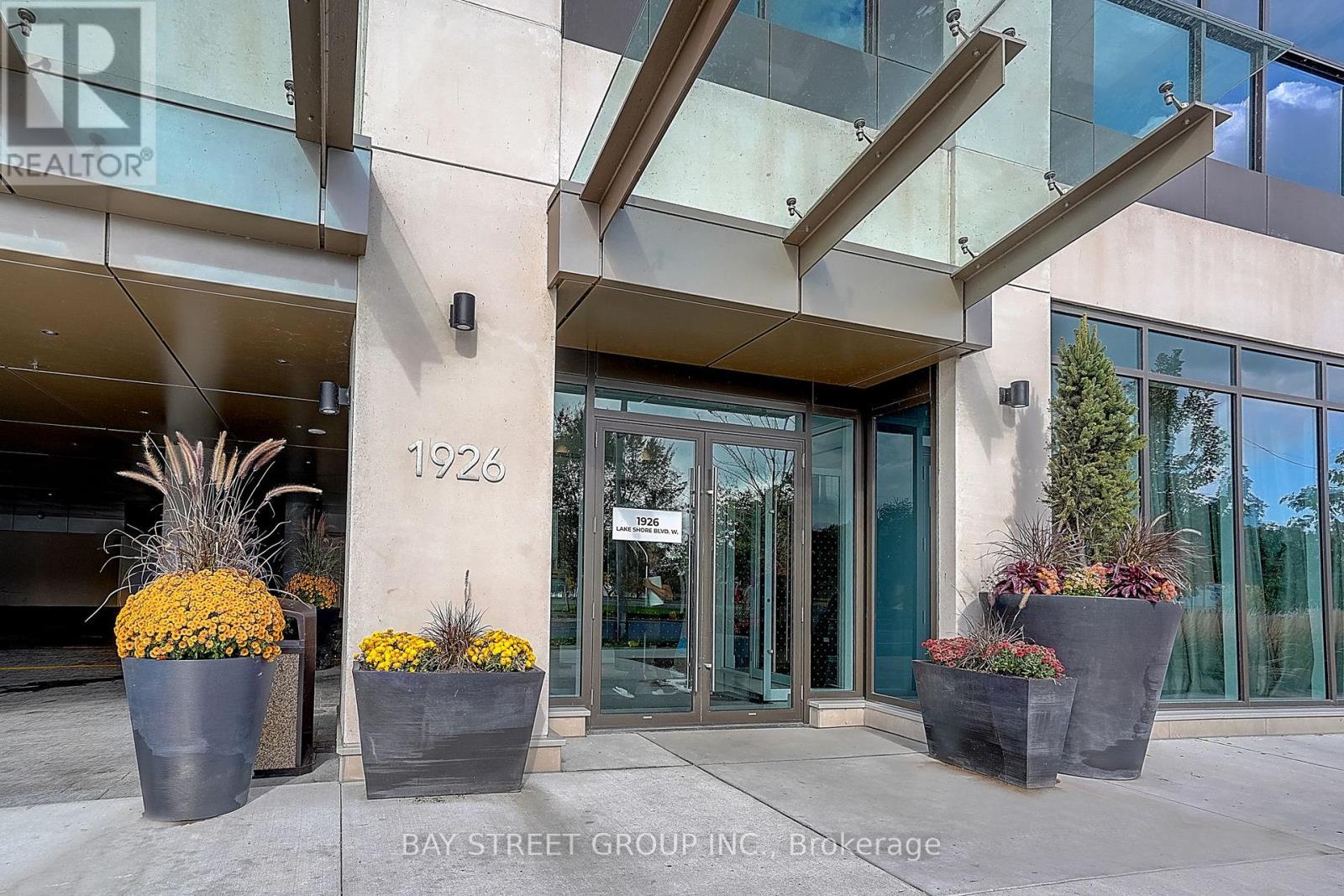 3805 - 1926 Lake Shore Boulevard W, Toronto, Ontario  M6S 1A2 - Photo 6 - W12477556