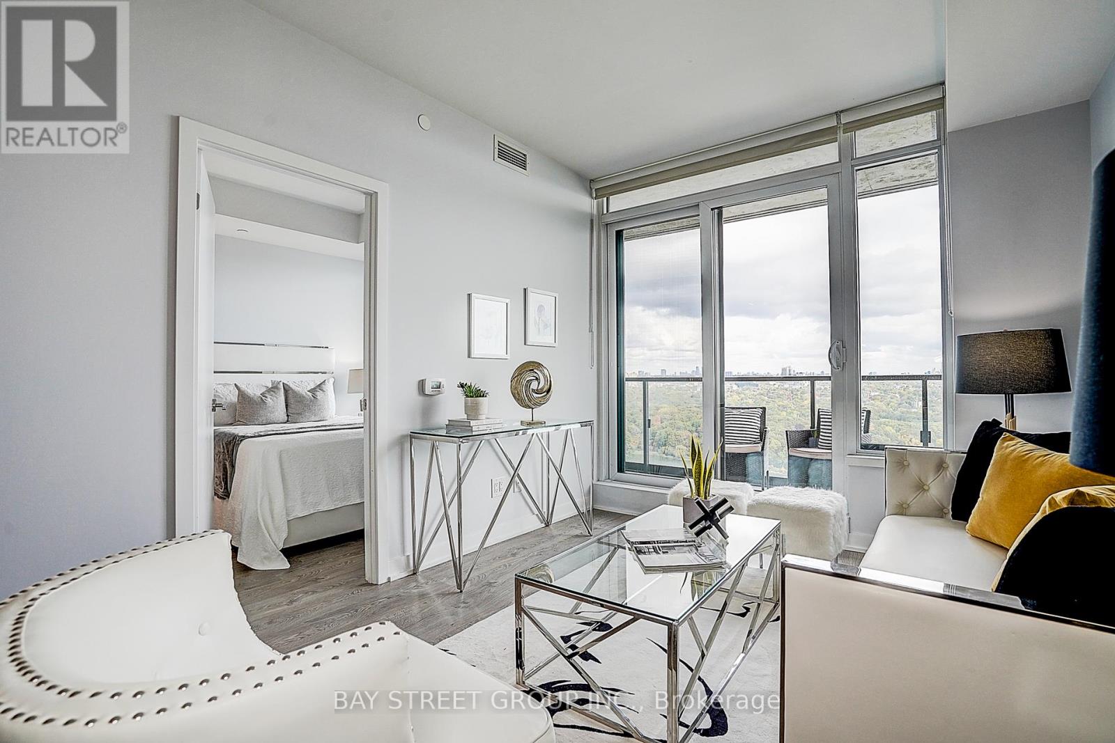 3805 - 1926 Lake Shore Boulevard W, Toronto, Ontario  M6S 1A2 - Photo 8 - W12477556