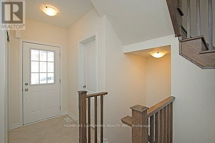 1646 Gainer Crescent, Milton, Ontario  L9T 8X9 - Photo 10 - W12477564