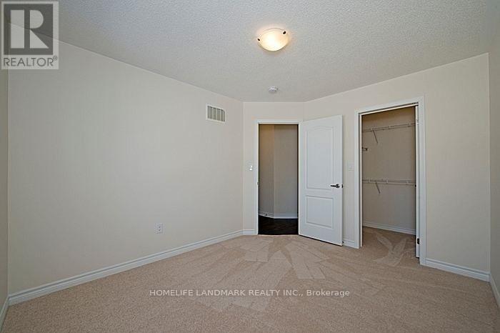 1646 Gainer Crescent, Milton, Ontario  L9T 8X9 - Photo 8 - W12477564