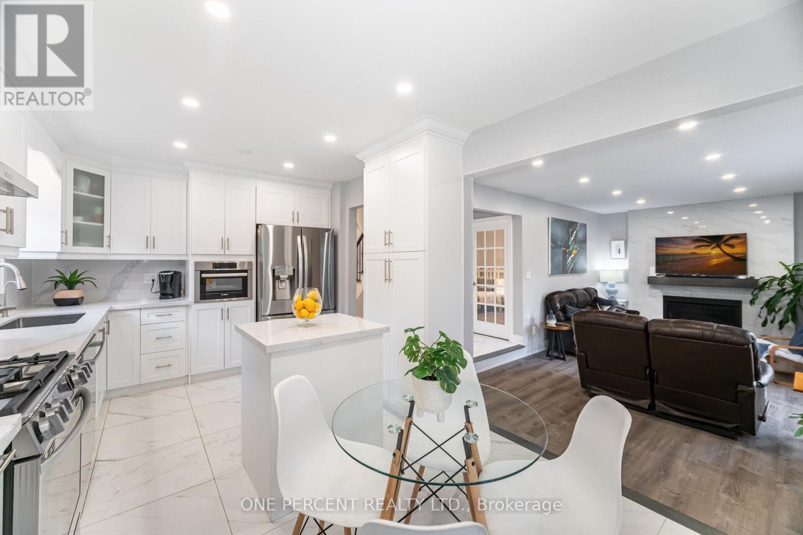 704 Bookham Crescent, Mississauga, Ontario  L4Z 1T9 - Photo 13 - W12477572
