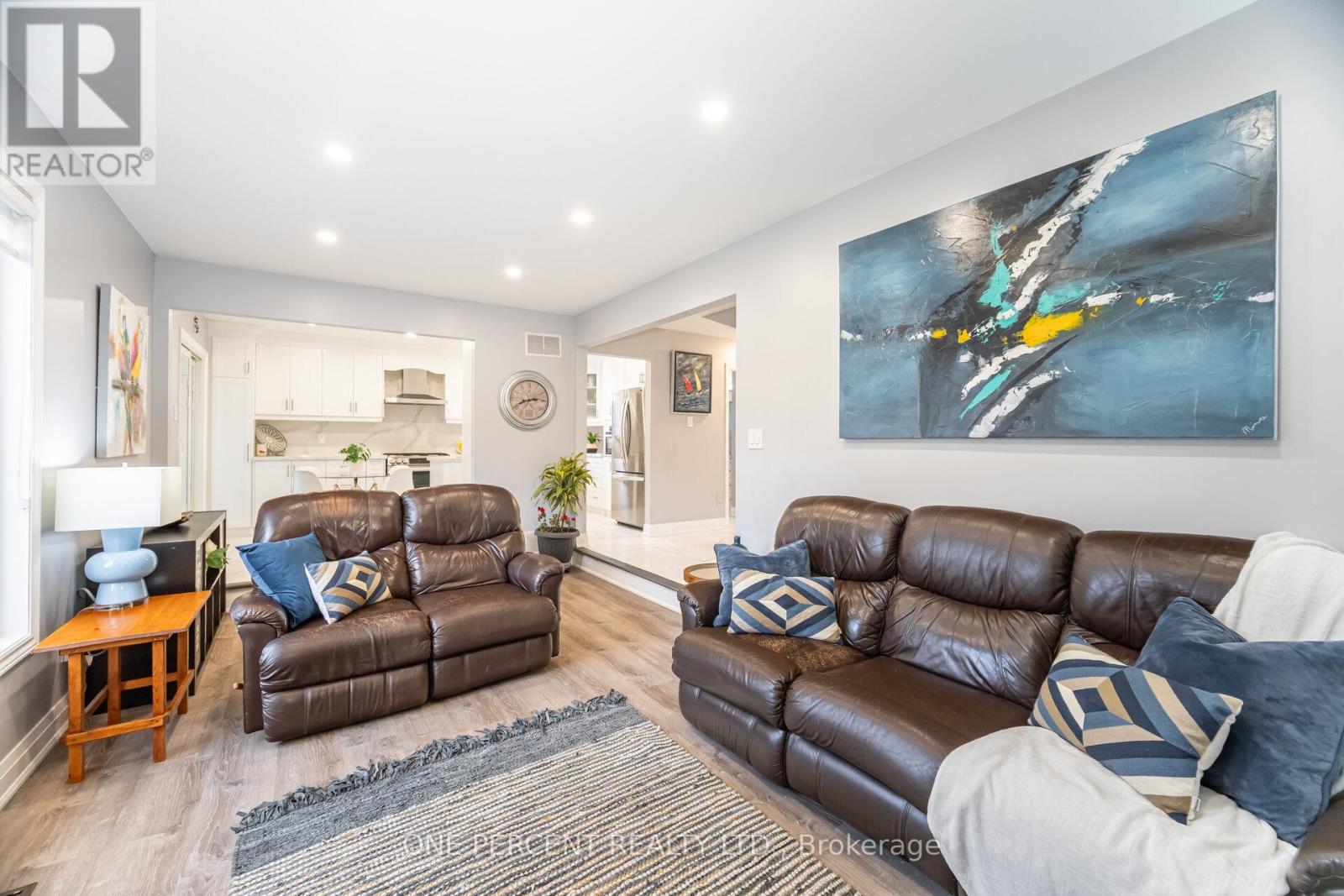 704 Bookham Crescent, Mississauga, Ontario  L4Z 1T9 - Photo 15 - W12477572