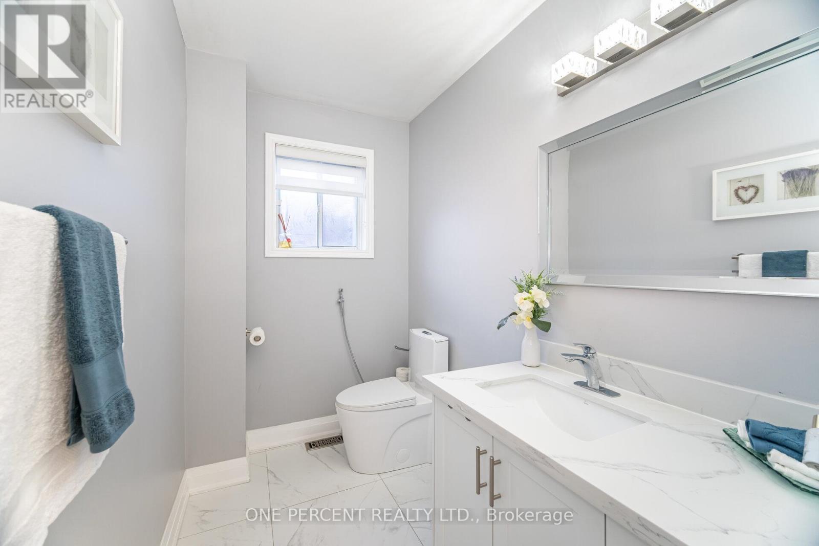 704 Bookham Crescent, Mississauga, Ontario  L4Z 1T9 - Photo 18 - W12477572