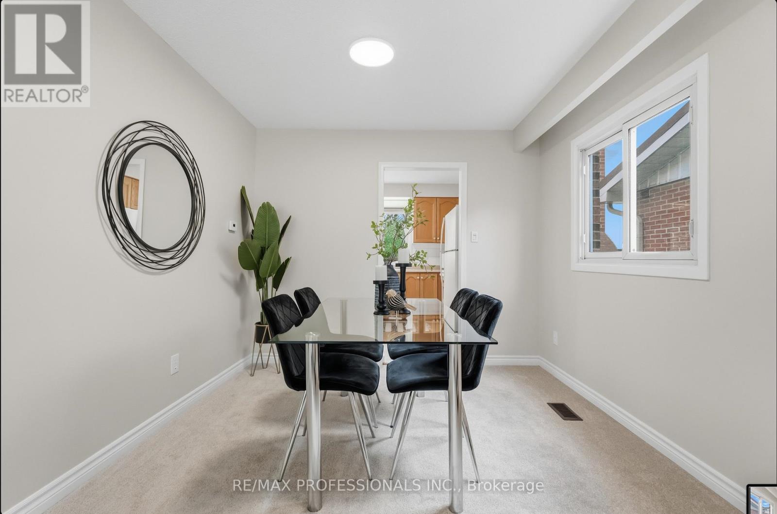 40 Claypine Trail, Brampton, Ontario  L6V 3L9 - Photo 13 - W12477573