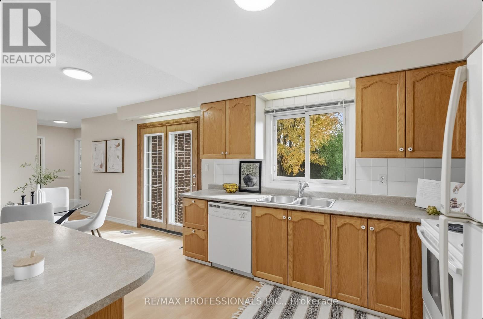 40 Claypine Trail, Brampton, Ontario  L6V 3L9 - Photo 16 - W12477573