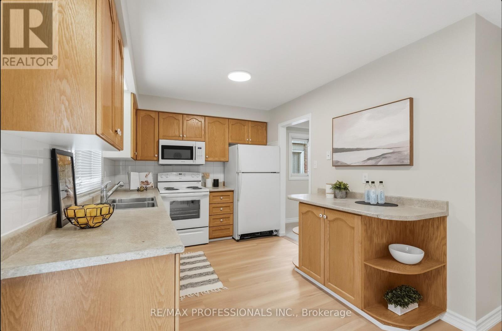 40 Claypine Trail, Brampton, Ontario  L6V 3L9 - Photo 18 - W12477573