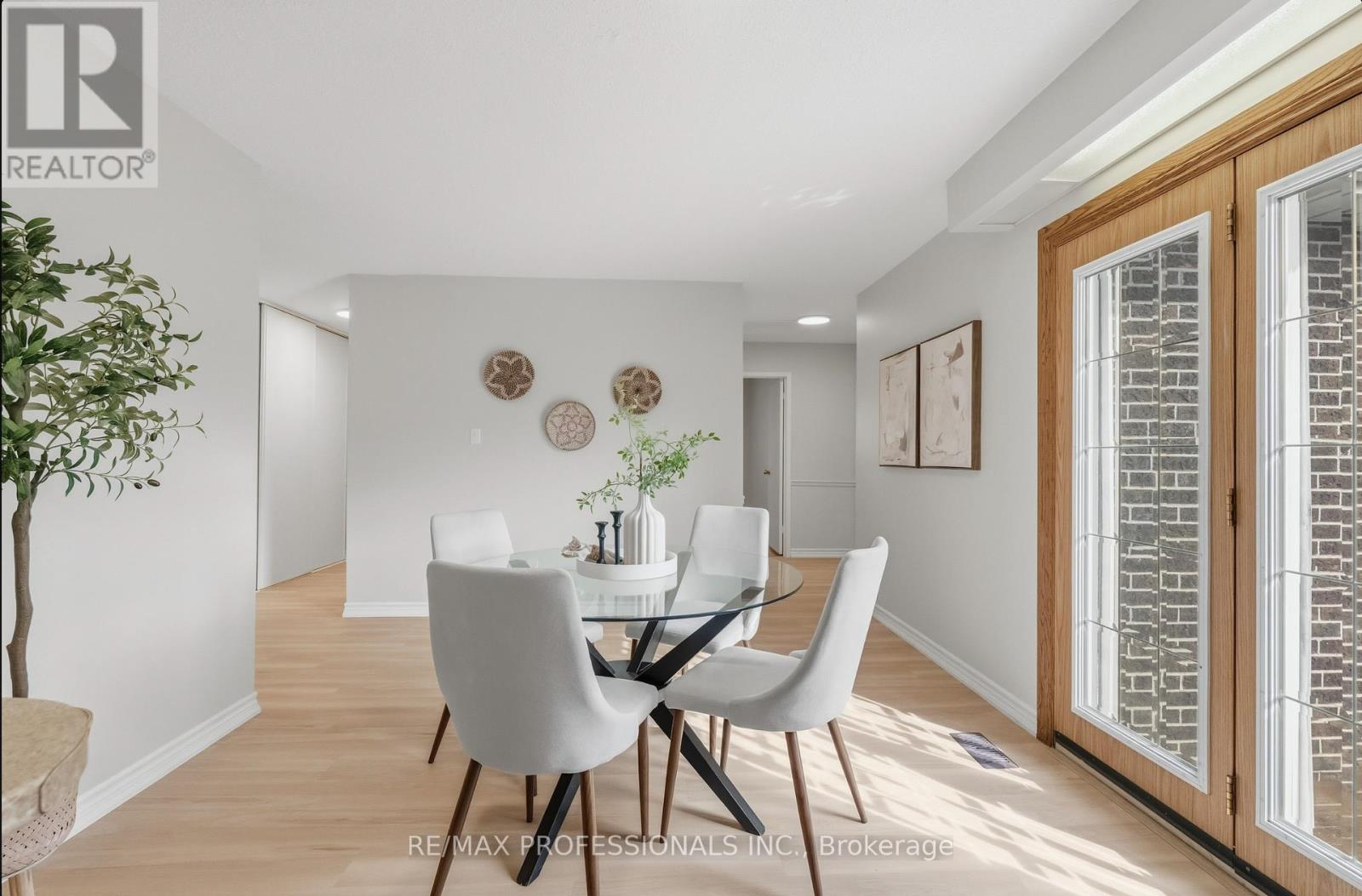 40 Claypine Trail, Brampton, Ontario  L6V 3L9 - Photo 19 - W12477573