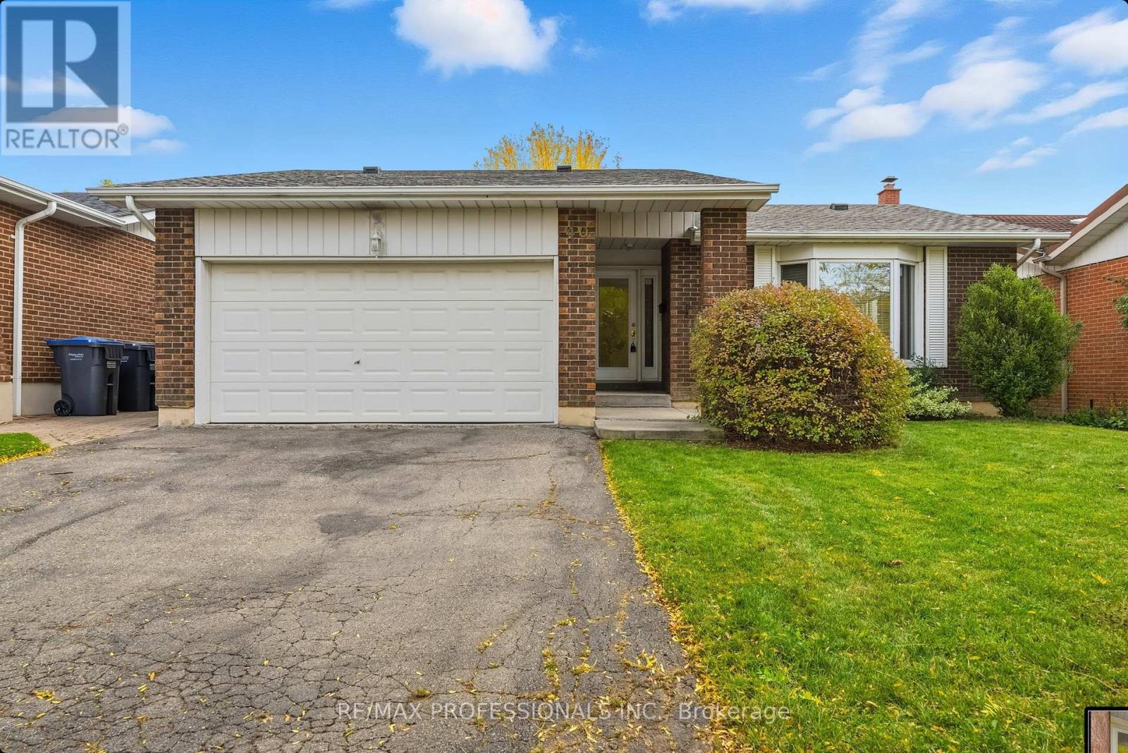 40 Claypine Trail, Brampton, Ontario  L6V 3L9 - Photo 3 - W12477573