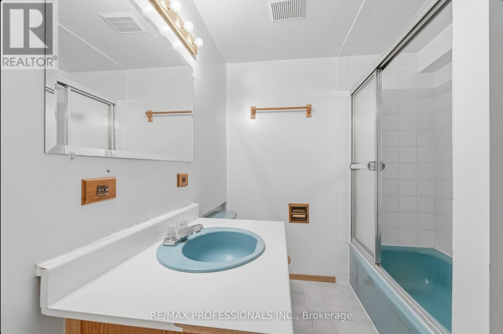 40 Claypine Trail, Brampton, Ontario  L6V 3L9 - Photo 36 - W12477573