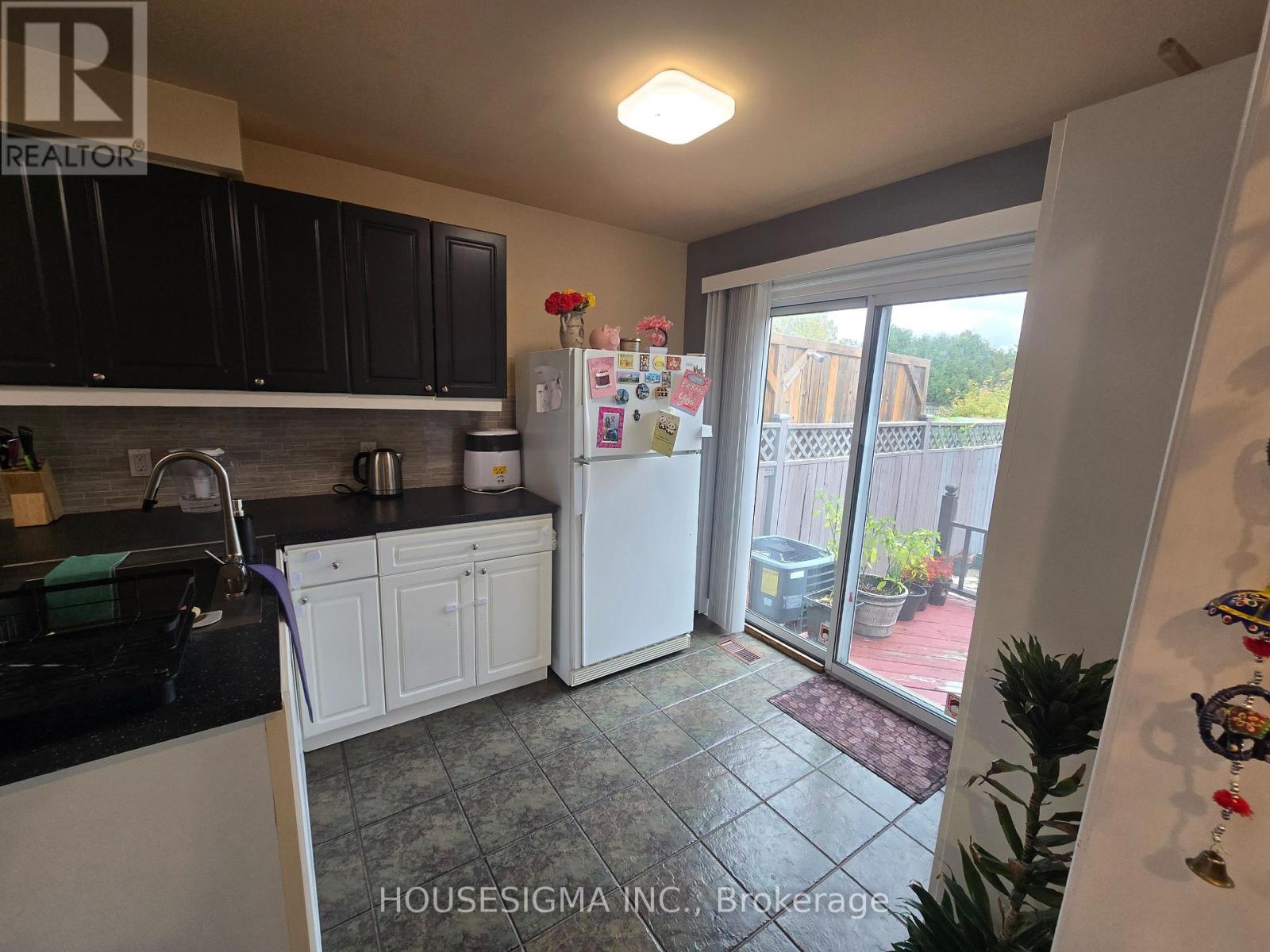 97 Stonecairn Drive, Cambridge, Ontario  N1T 1W5 - Photo 11 - X12477559