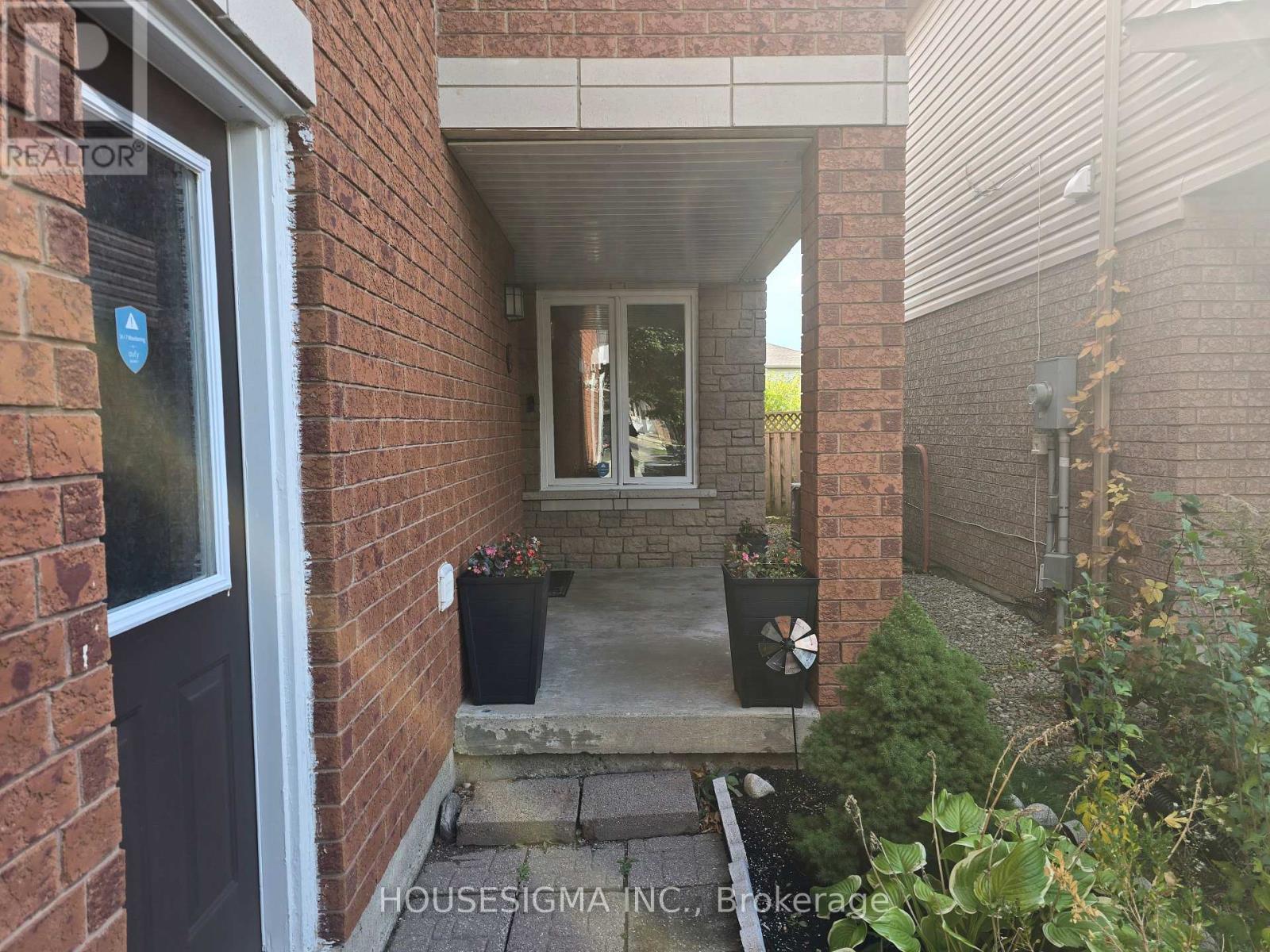 97 Stonecairn Drive, Cambridge, Ontario  N1T 1W5 - Photo 3 - X12477559