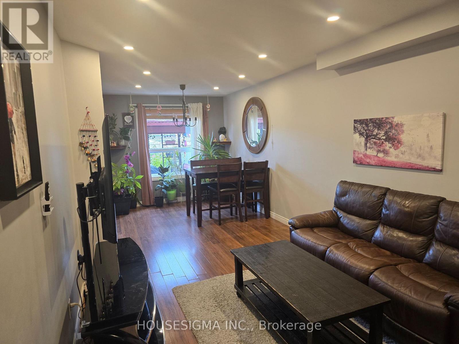 97 Stonecairn Drive, Cambridge, Ontario  N1T 1W5 - Photo 4 - X12477559