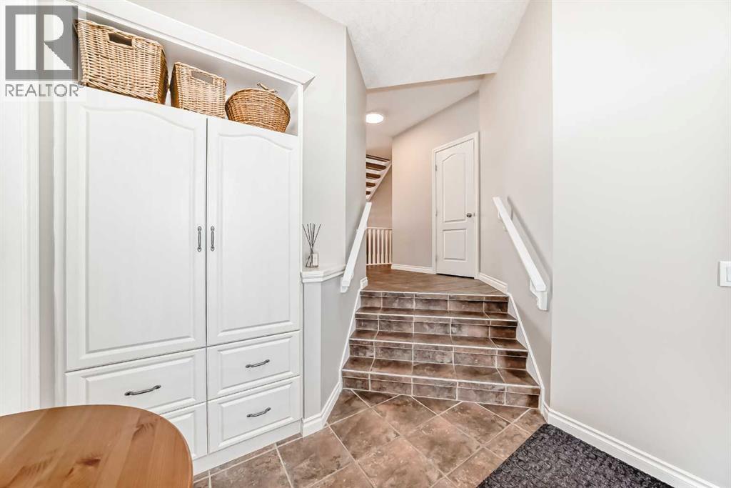 75 Cougar Ridge Heights Sw, Calgary, Alberta  T3H 4X5 - Photo 3 - A2266429