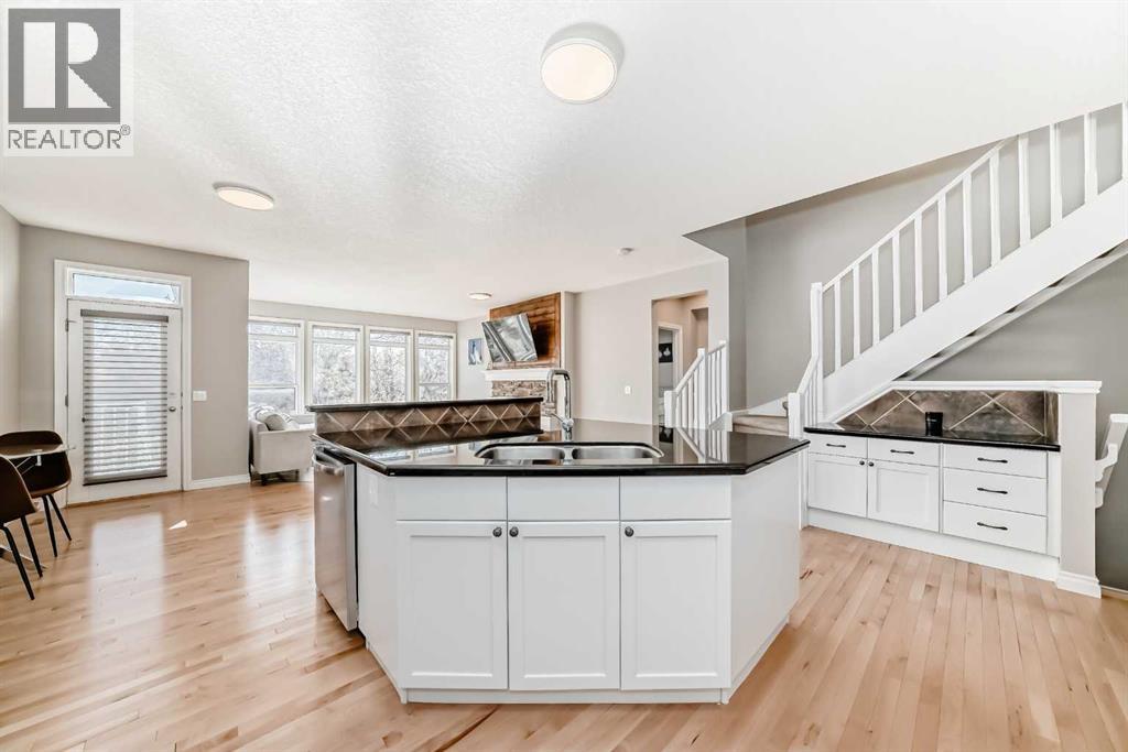 75 Cougar Ridge Heights Sw, Calgary, Alberta  T3H 4X5 - Photo 7 - A2266429