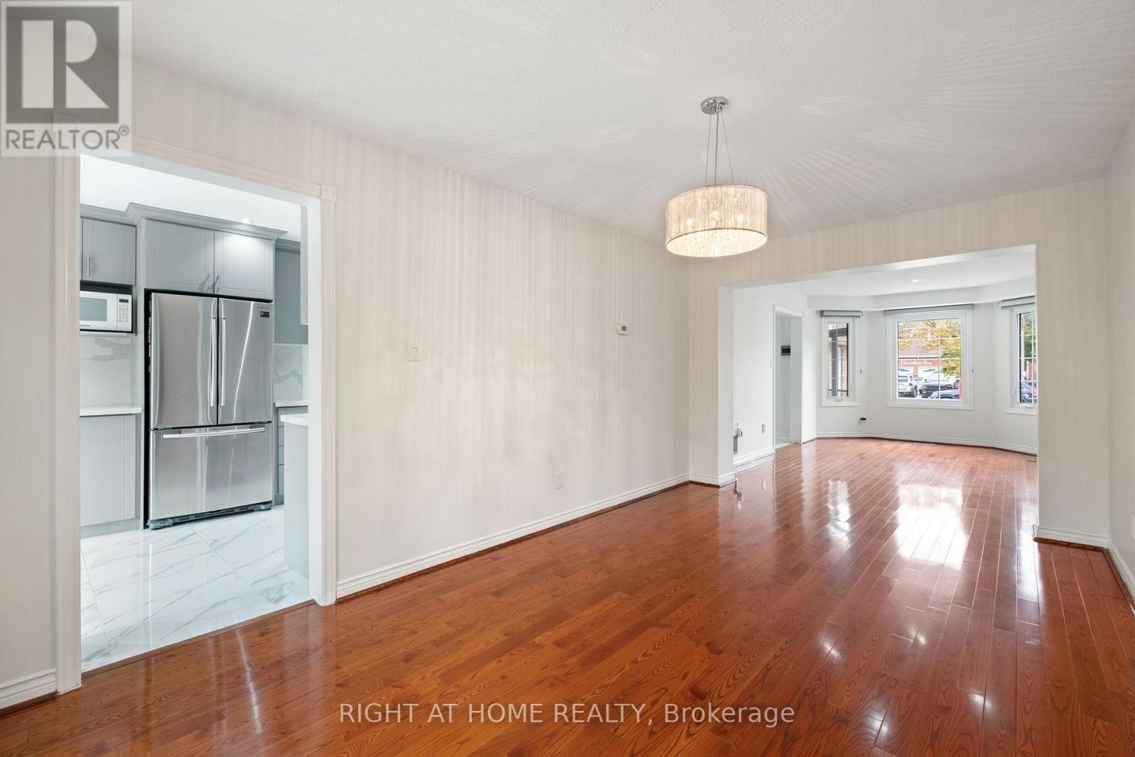 7 Lord Simcoe Drive, Brampton, Ontario  L6S 5G4 - Photo 12 - W12477596