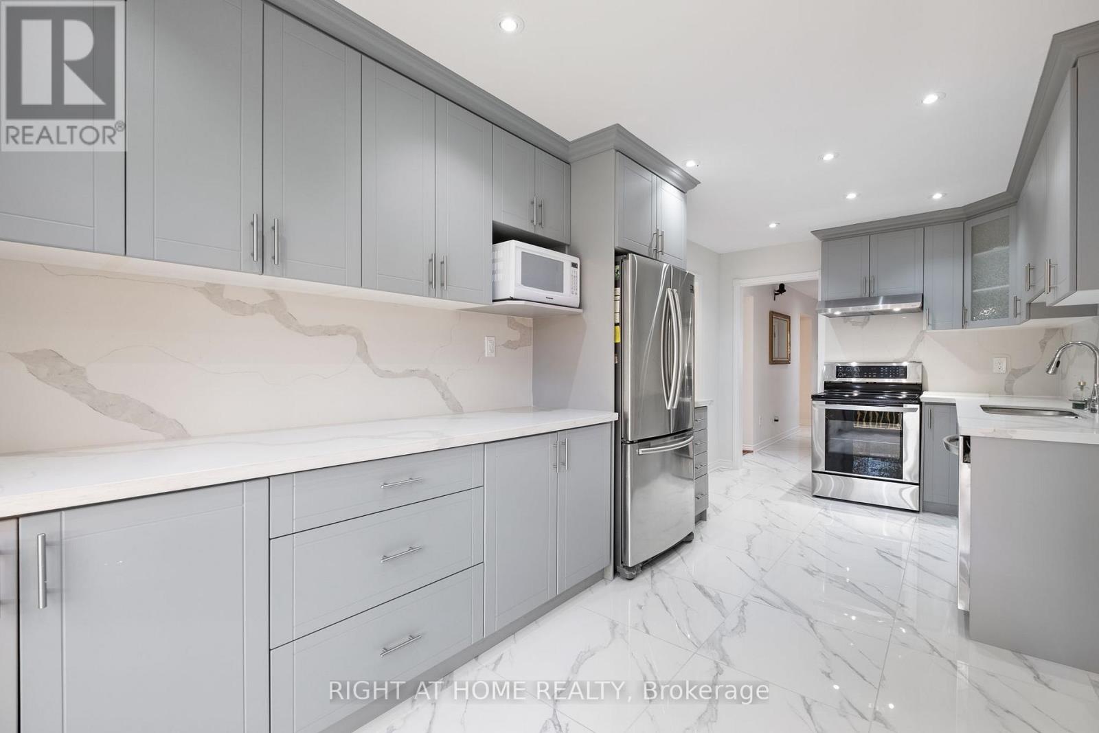 7 Lord Simcoe Drive, Brampton, Ontario  L6S 5G4 - Photo 15 - W12477596