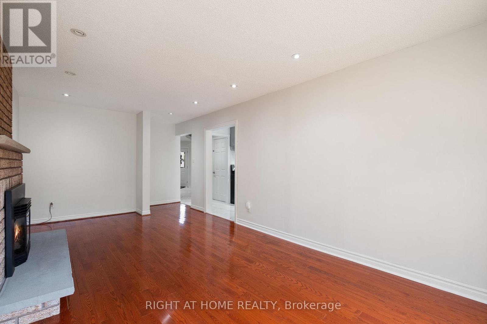 7 Lord Simcoe Drive, Brampton, Ontario  L6S 5G4 - Photo 18 - W12477596