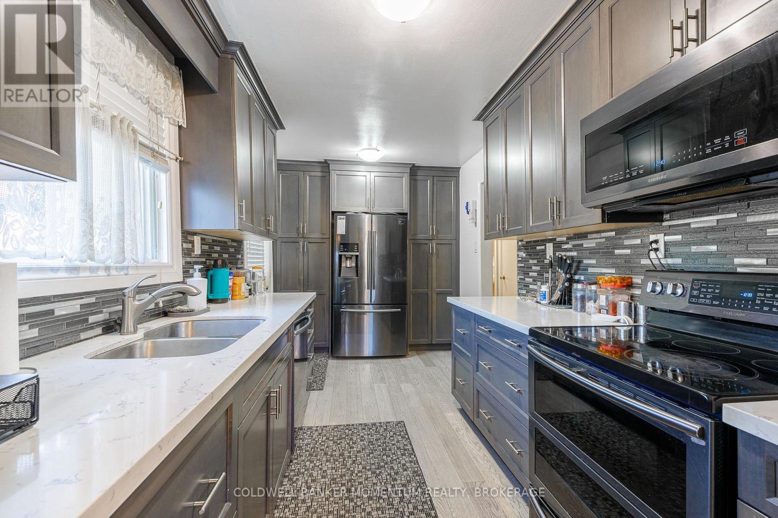 4 Kerwin Gate, St. Catharines (Lakeport), Ontario  L2N 4J8 - Photo 11 - X12477603