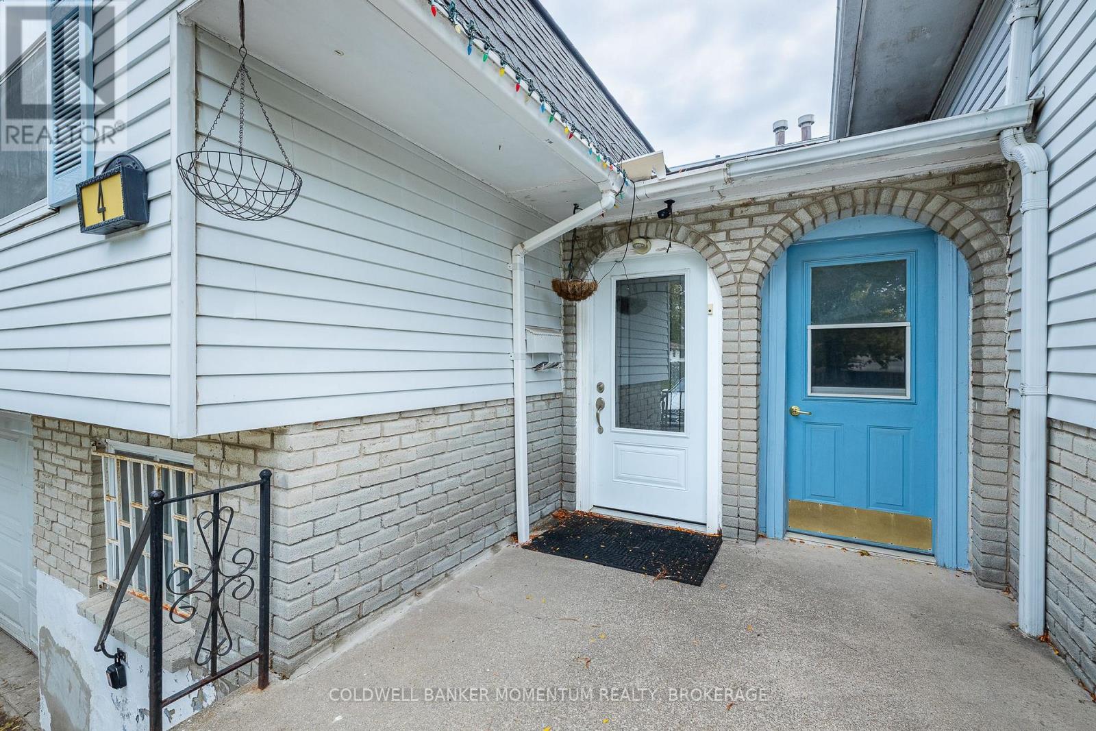 4 Kerwin Gate, St. Catharines (Lakeport), Ontario  L2N 4J8 - Photo 5 - X12477603