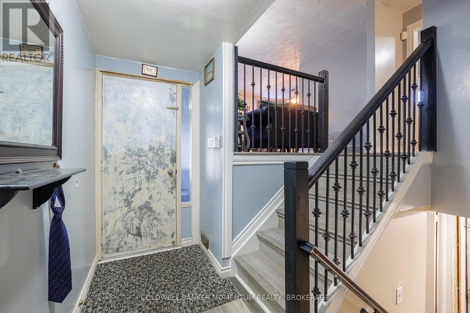 4 Kerwin Gate, St. Catharines (Lakeport), Ontario  L2N 4J8 - Photo 6 - X12477603