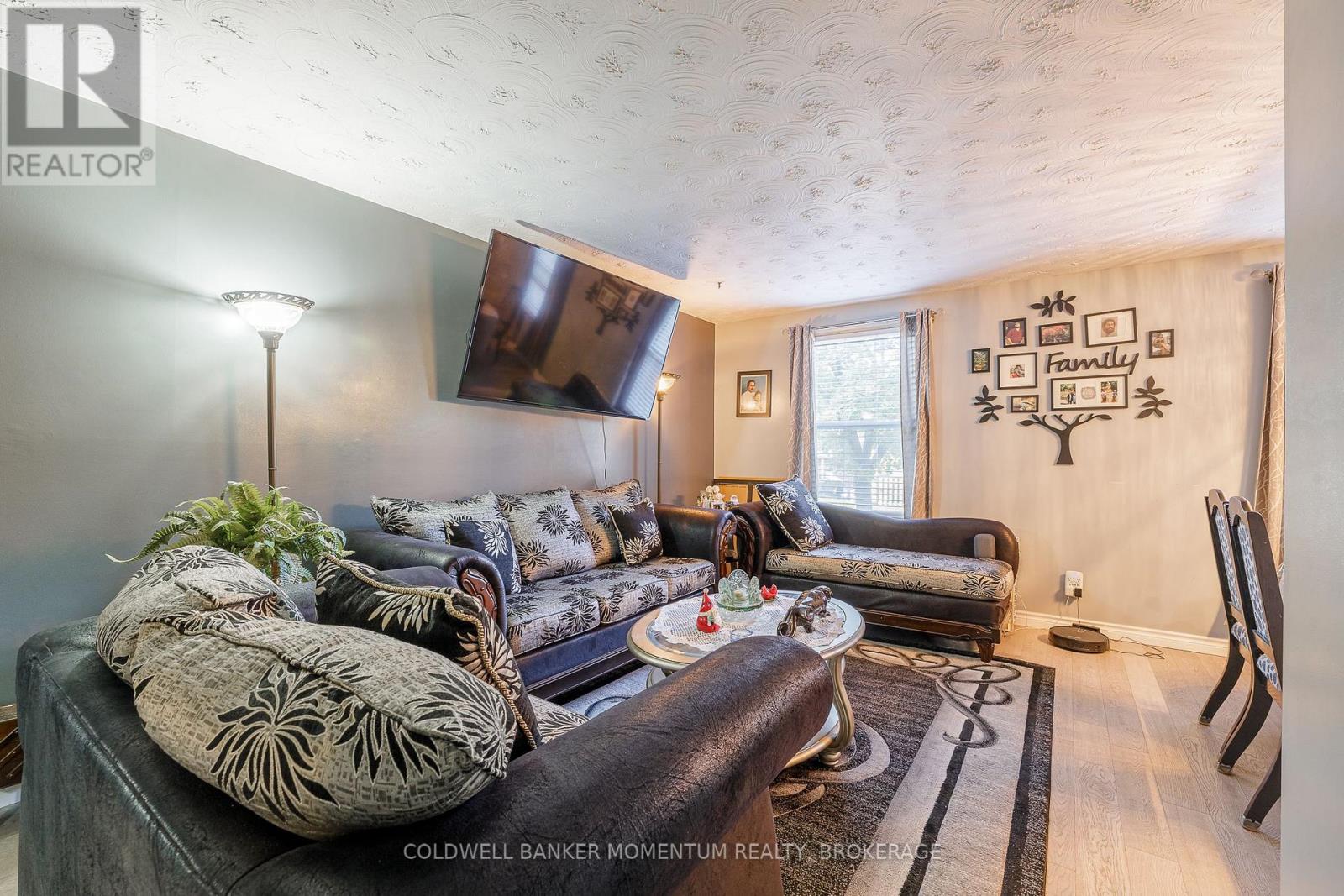 4 Kerwin Gate, St. Catharines (Lakeport), Ontario  L2N 4J8 - Photo 7 - X12477603