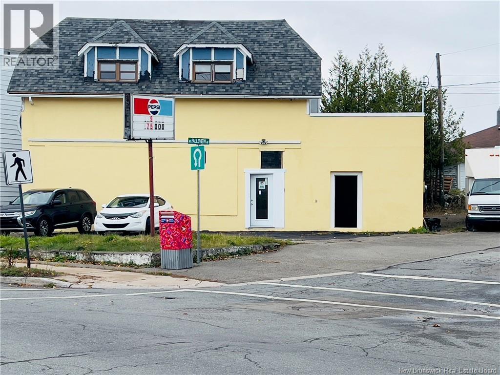 341 Douglas Avenue, Saint John, New Brunswick  E2K 1E9 - Photo 1 - NB129027
