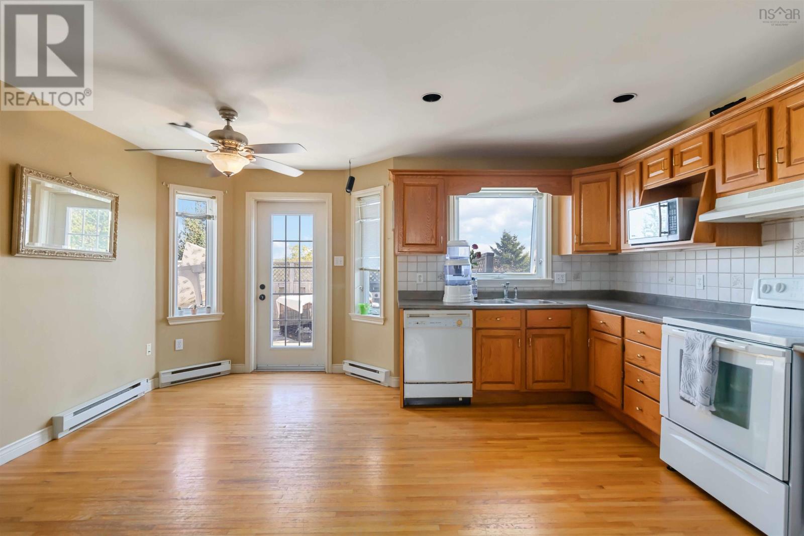 74 Russell Lake Drive, Dartmouth, Nova Scotia  B2W 6E7 - Photo 10 - 202522886