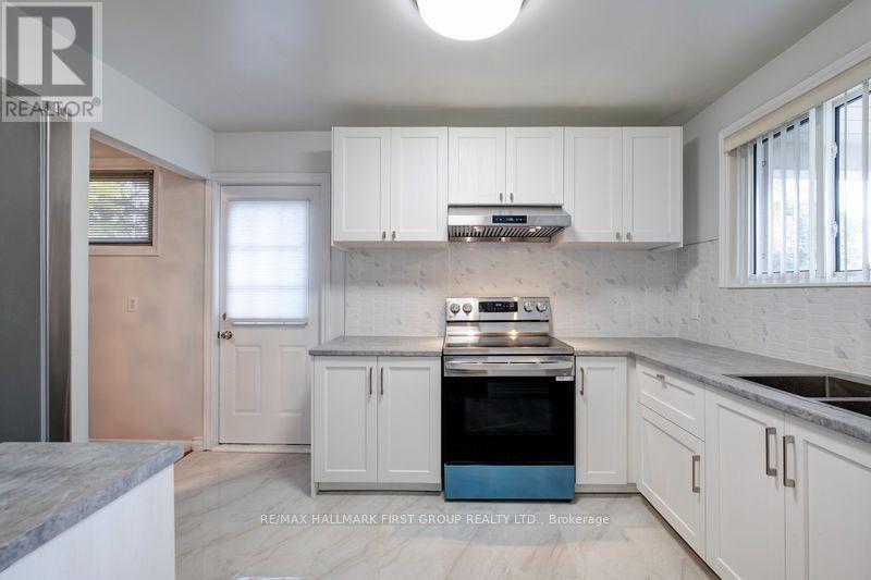 1000 Wardman Crescent, Whitby, Ontario  L1N 3G9 - Photo 3 - E12477623
