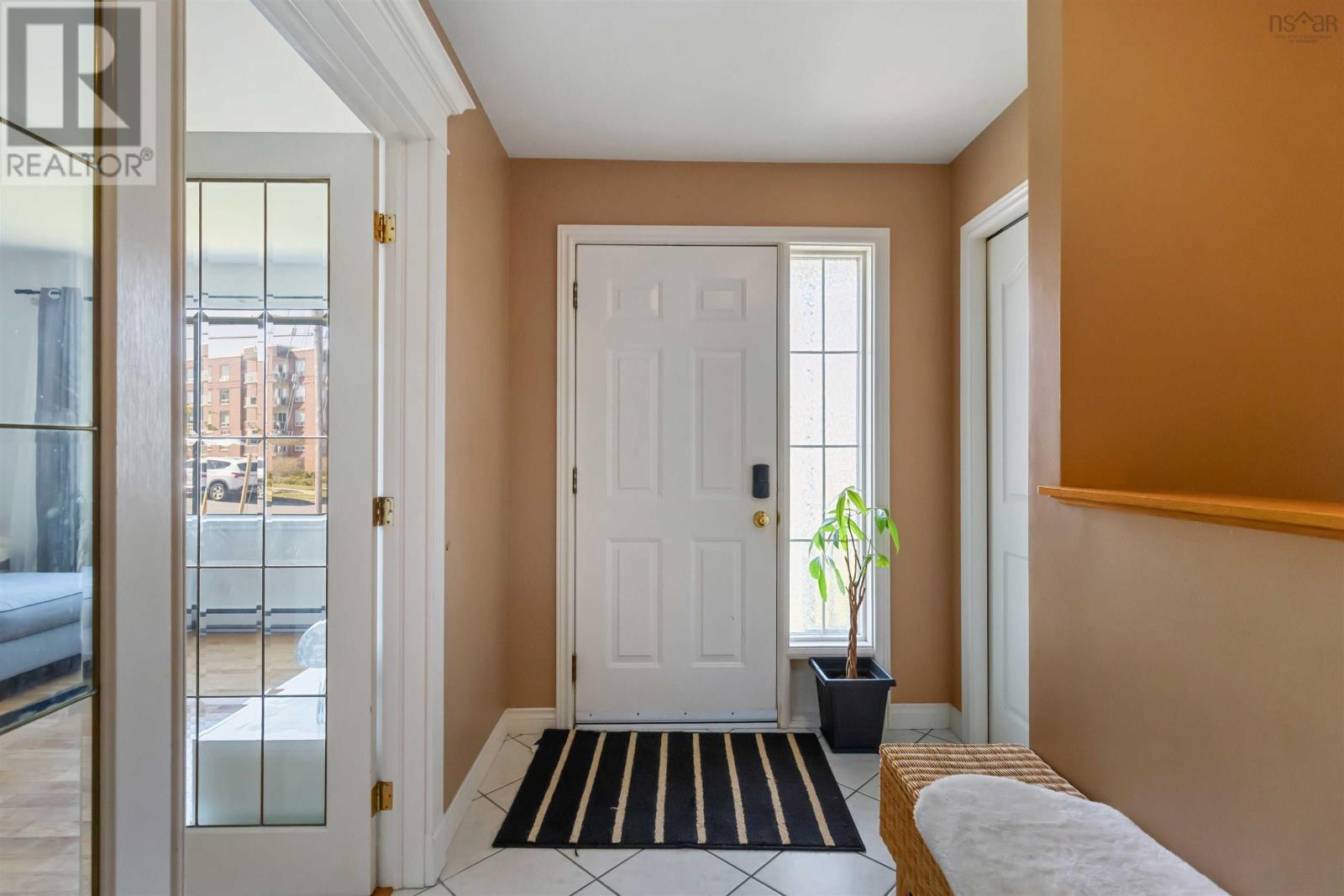 74 Russell Lake Drive, Dartmouth, Nova Scotia  B2W 6E7 - Photo 4 - 202522886