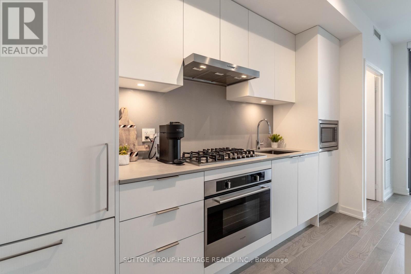 4006 - 20 Lombard Street, Toronto, Ontario  M5C 1M1 - Photo 17 - C12477622