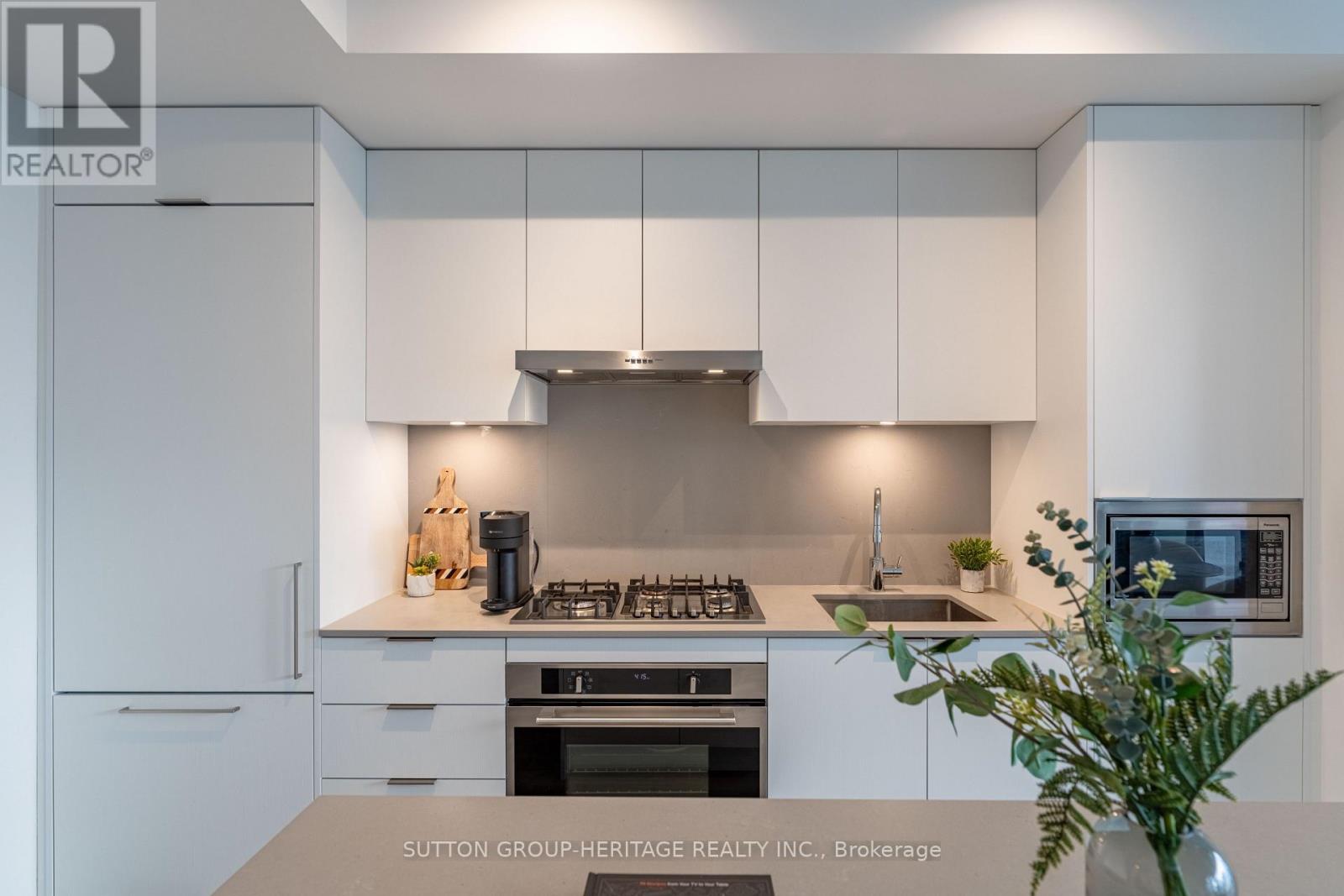 4006 - 20 Lombard Street, Toronto, Ontario  M5C 1M1 - Photo 18 - C12477622