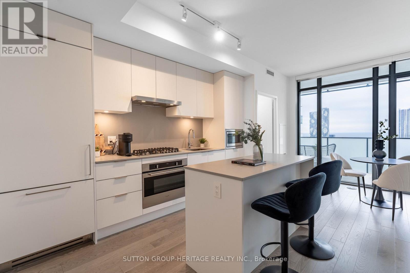 4006 - 20 Lombard Street, Toronto, Ontario  M5C 1M1 - Photo 15 - C12477622