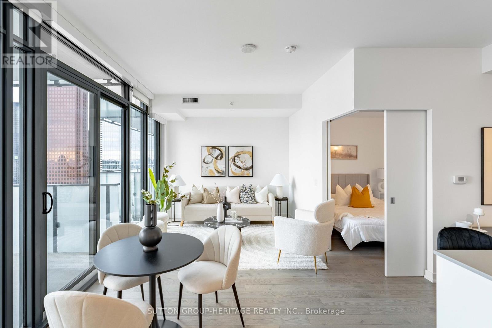 4006 - 20 Lombard Street, Toronto, Ontario  M5C 1M1 - Photo 3 - C12477622