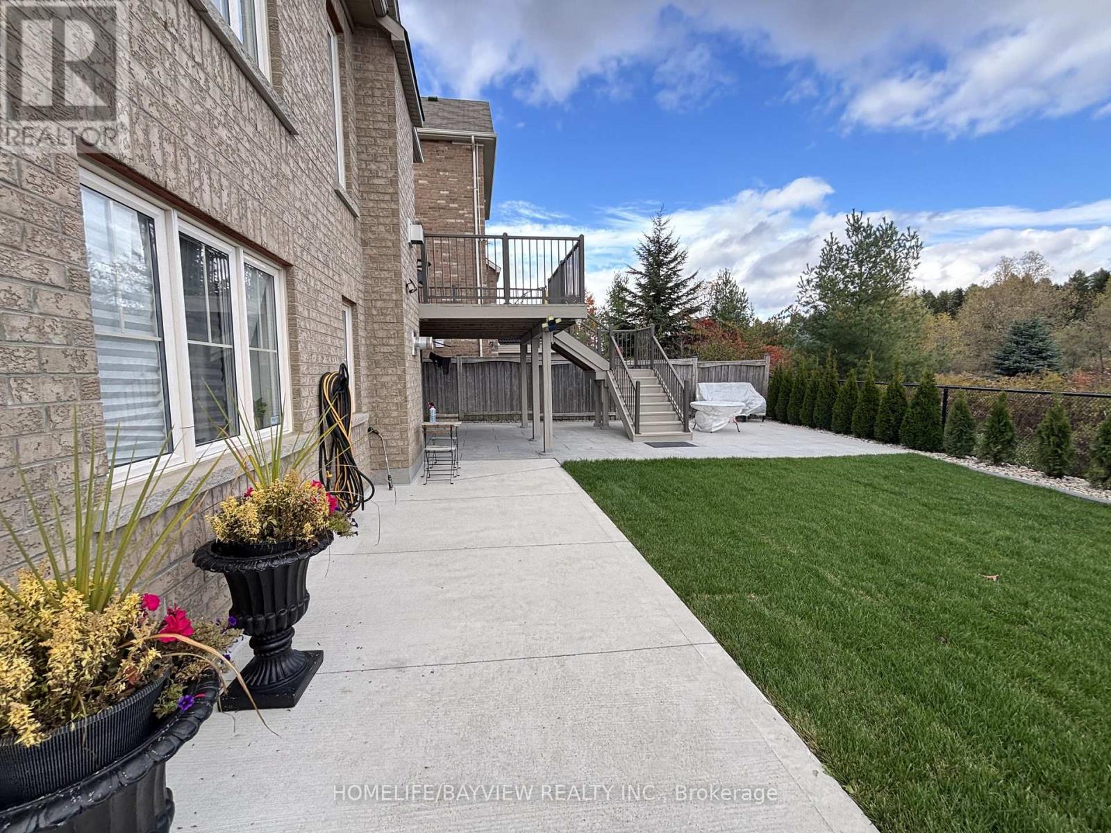 29 Farmhouse Crescent, Richmond Hill, Ontario  L4E 0S7 - Photo 3 - N12477607