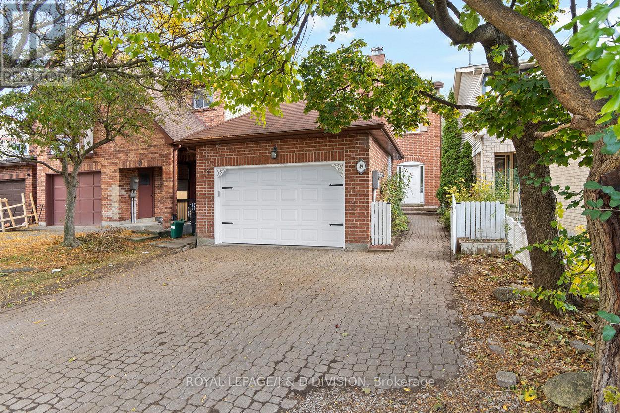 49 Esther Crescent, Vaughan, Ontario  L4J 3J8 - Photo 3 - N12477610