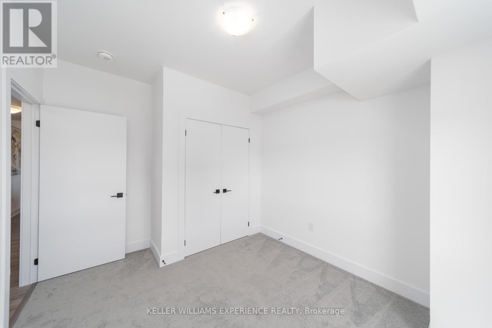 401 - 8 Culinary Lane, Barrie, Ontario  L9J 0T2 - Photo 14 - S12477624